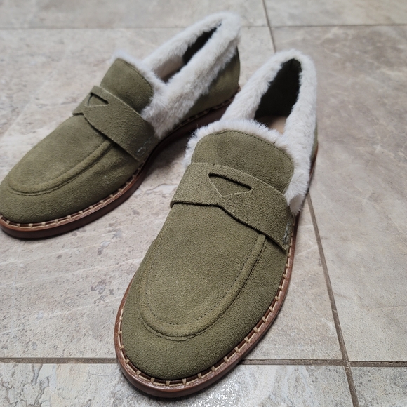 NWT Schutz Christie Furry Cow Suede Flats Green Loafer Slip On Shoe 9.5 - Picture 2 of 5